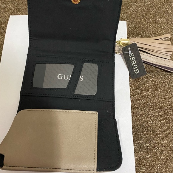 GUESS SANDY Slate Snake PHONE Wristlet  NWT - Picture 8 of 8
